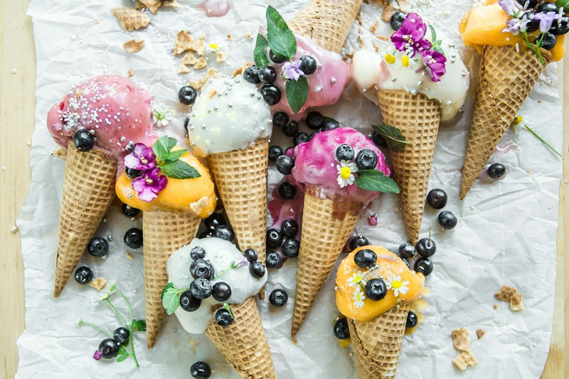 Glace à l'italienne aux fleurs
